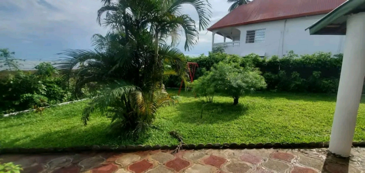 Bâtiment à Nongo, Maisons, Conakry