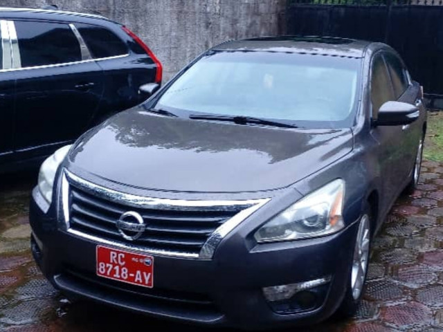Nissan Altima, Voitures, Conakry