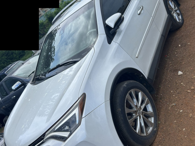 Toyota RAV4, Voitures, Conakry