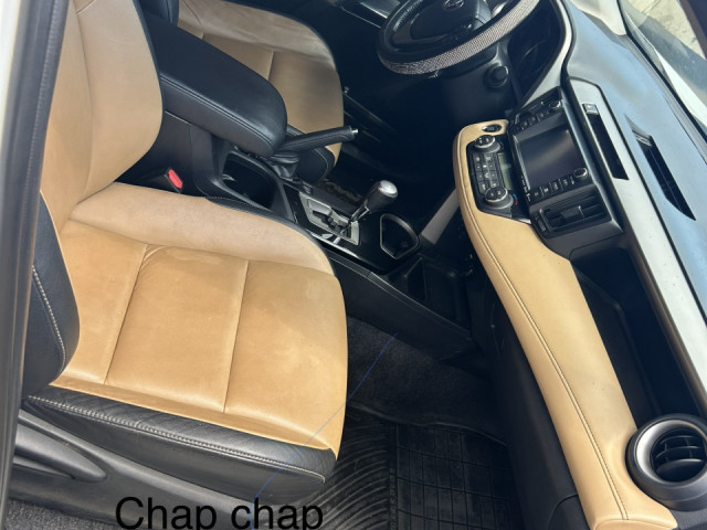 Toyota RAV4, Voitures, Conakry