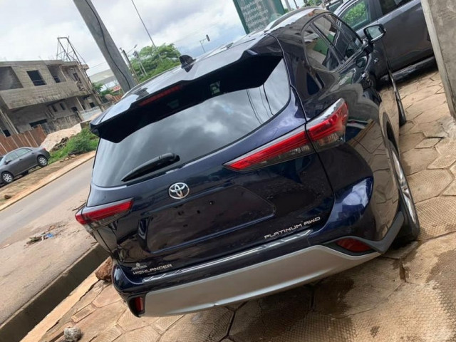 Toyota RAV4, Voitures, Conakry
