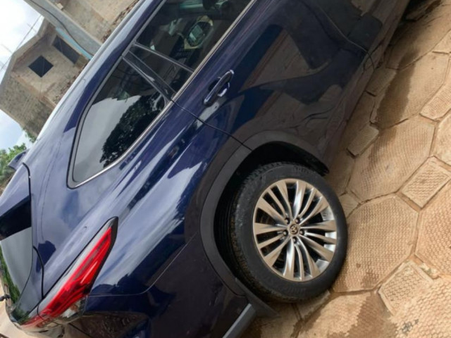 Toyota RAV4, Voitures, Conakry
