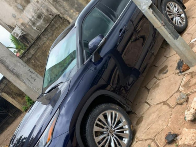 Toyota RAV4, Voitures, Conakry