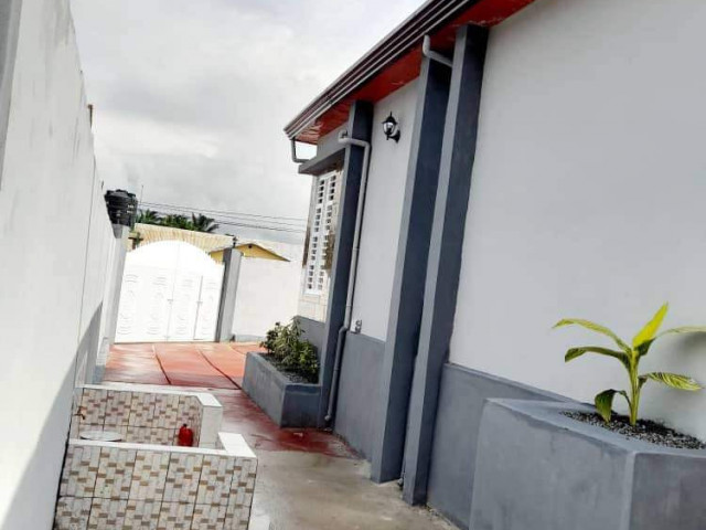 Maison à Doumbouyah, Maisons, Conakry