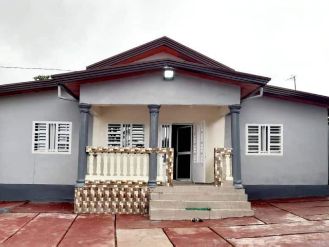 Maison à Doumbouyah, Maisons, Conakry