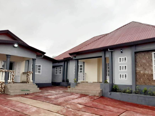 Maison à Doumbouyah, Maisons, Conakry