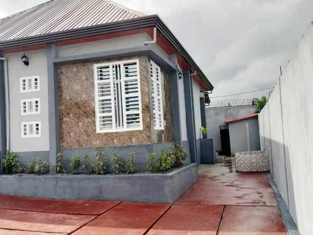 Maison à Doumbouyah, Maisons, Conakry
