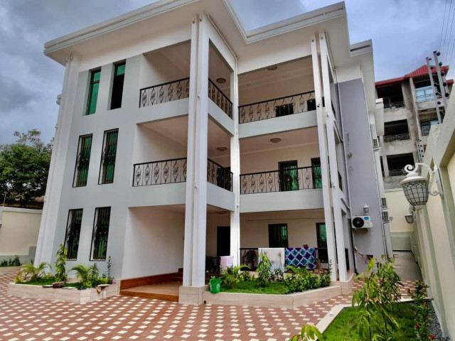 Bâtiment à Lambanyi, Maisons, Conakry
