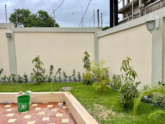 Bâtiment à Lambanyi, Maisons, Conakry