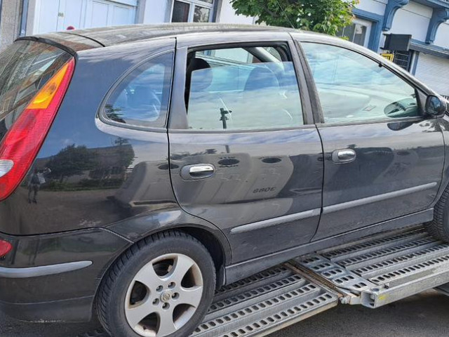 Nissan Almera Tino, Voitures, Conakry