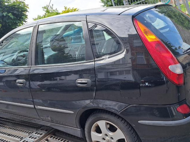 Nissan Almera Tino, Voitures, Conakry