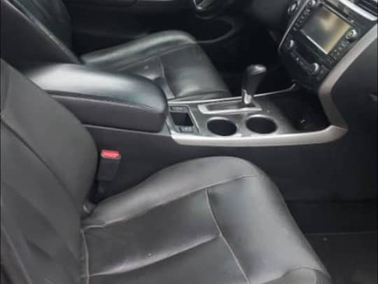 Nissan Altima, Voitures, Conakry