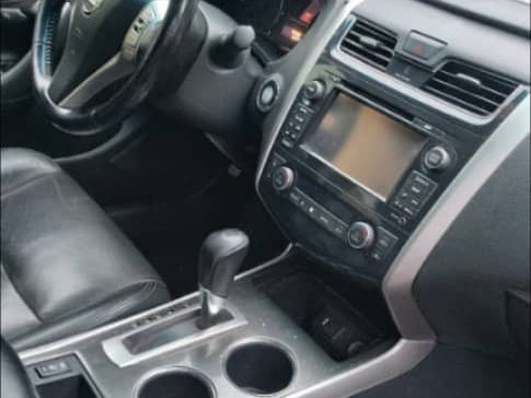 Nissan Altima, Voitures, Conakry