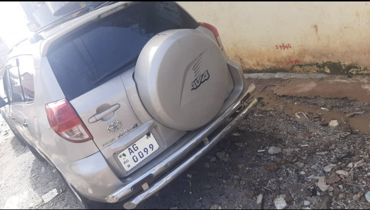 Toyota RAV4, Voitures, Conakry