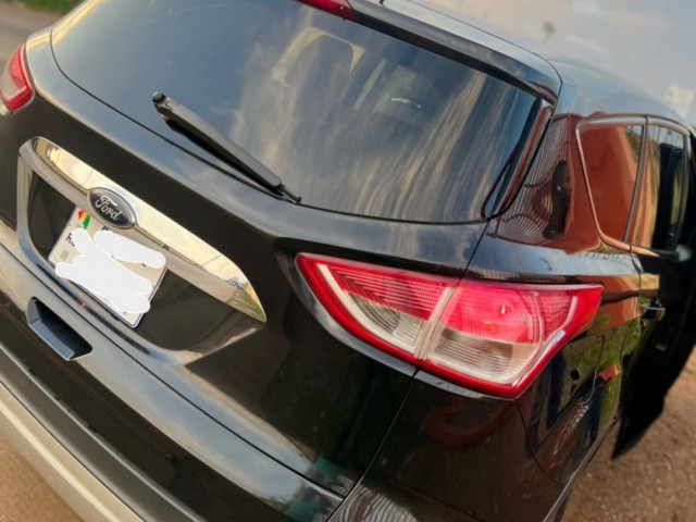 Ford Escape, Voitures, Conakry