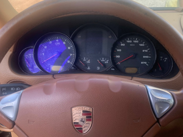 Porsche Cayenne, Voitures, Conakry