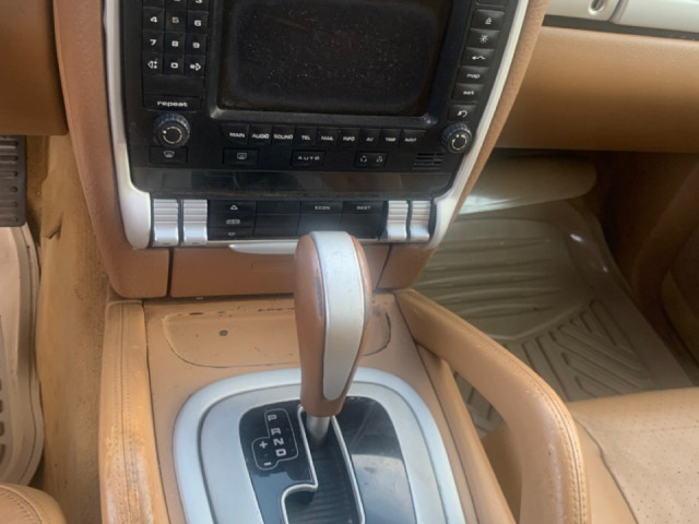 Porsche Cayenne, Voitures, Conakry