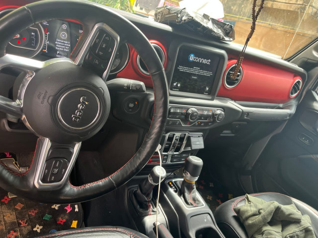 Jeep Wrangler Rubicon, Voitures, Conakry