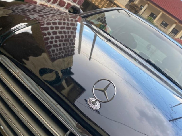 Mercedes-Benz Classe C, Voitures, Conakry