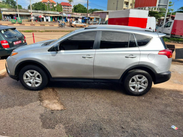 Toyota RAV4, Voitures, Conakry