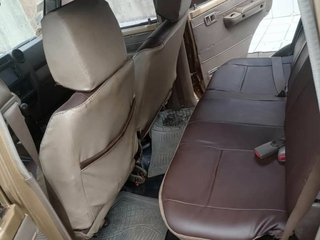 Toyota Land Cruiser, Voitures, Conakry