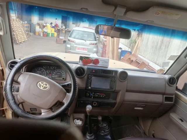 Toyota Land Cruiser, Voitures, Conakry