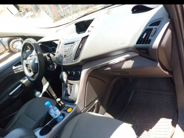 Ford Escape, Voitures, Conakry