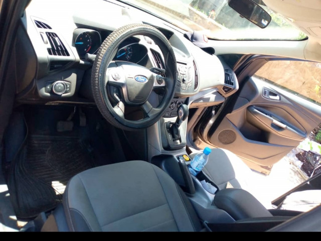 Ford Escape, Voitures, Conakry