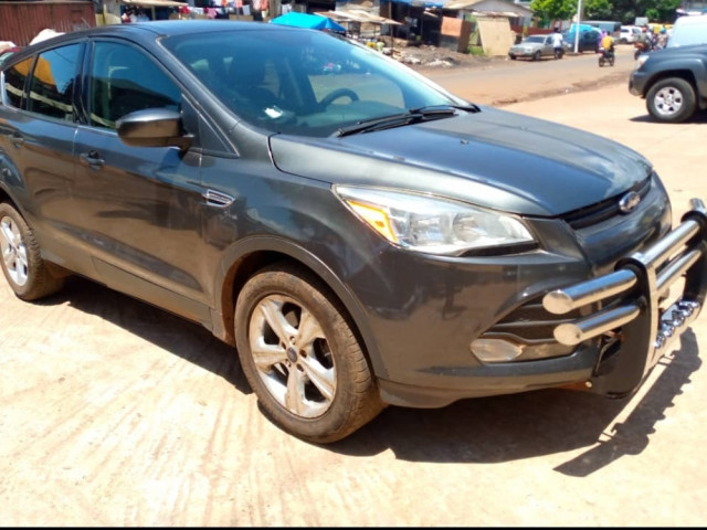 Ford Escape, Voitures, Conakry