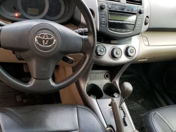 Toyota RAV4, Voitures, Conakry
