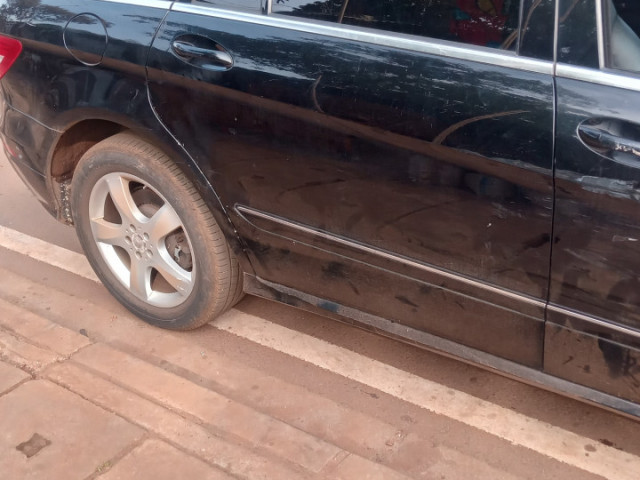 Mercedes-Benz Classe R, Voitures, Conakry
