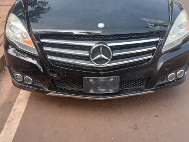 Mercedes-Benz Classe R, Voitures, Conakry