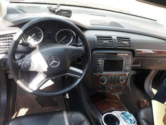 Mercedes-Benz Classe R, Voitures, Conakry