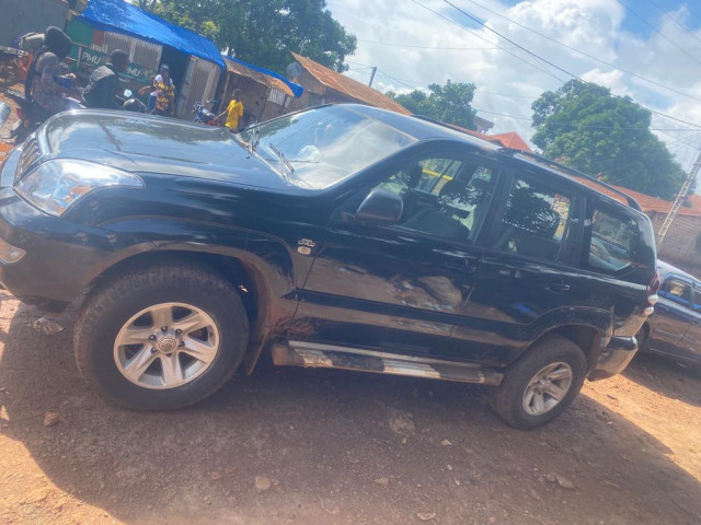 Toyota Land Cruiser, Voitures, Conakry