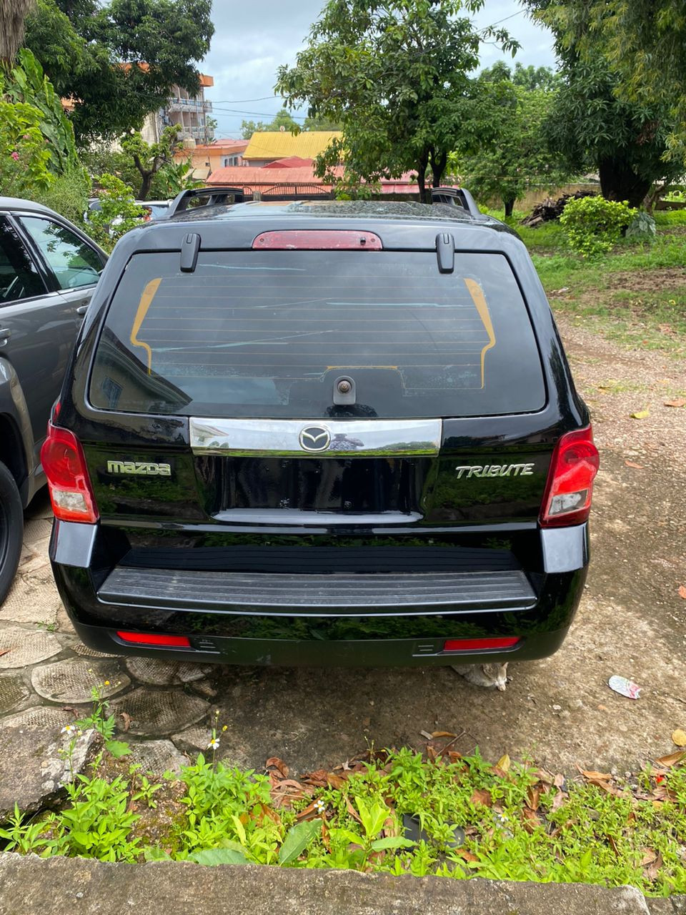 Mazda  Tribute, Voitures, Conakry
