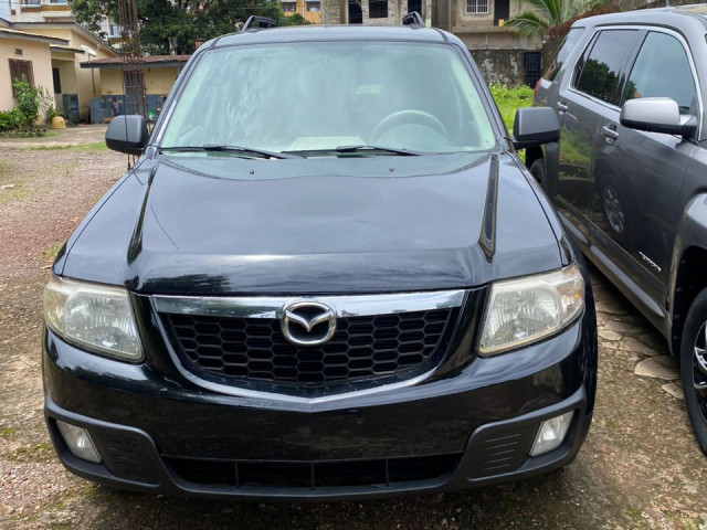 Mazda Tribute, Voitures, Conakry