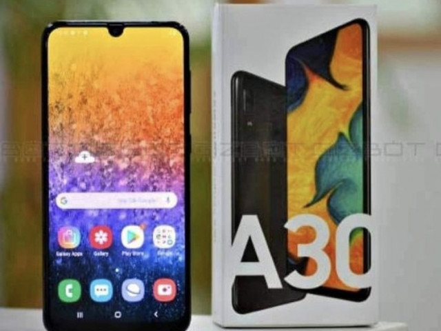 Samsung Galaxy A30, Téléphones Mobiles, Conakry