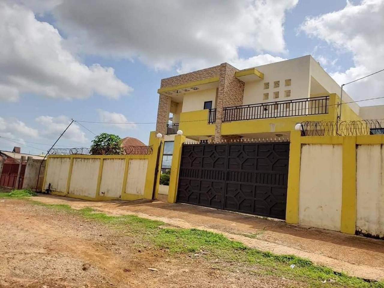 Bâtiment à Kagbelen, Maisons, Conakry