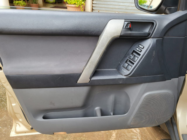 Toyota Land Cruiser Prado, Voitures, Conakry