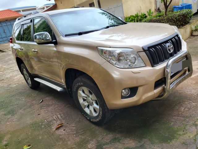 Toyota Land Cruiser Prado, Voitures, Conakry