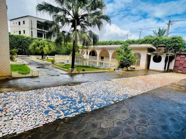 Bâtiment à Kipé, Maisons, Conakry