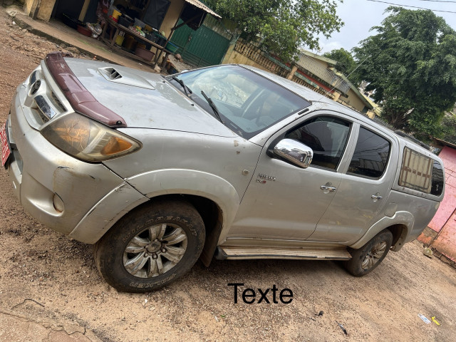 Toyota Hilux, Voitures, Conakry