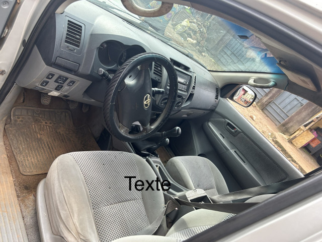Toyota Hilux, Voitures, Conakry