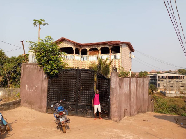 Bâtiment à Fassia, Maisons, Conakry