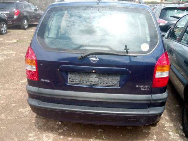 Opel Zafira, Voitures, Conakry