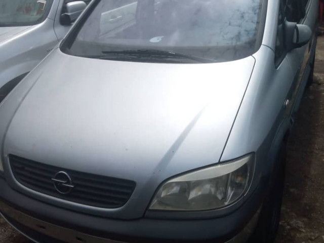 Opel Zafira, Voitures, Conakry