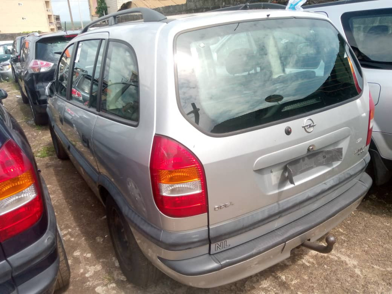 Opel Zafira, Voitures, Conakry