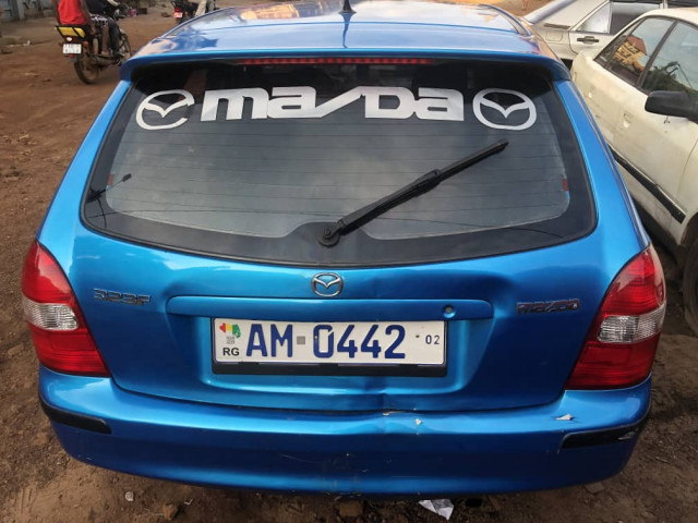 Mazda 323, Voitures, Conakry