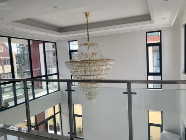 Bâtiment à Plaza Diamond, Maisons, Conakry