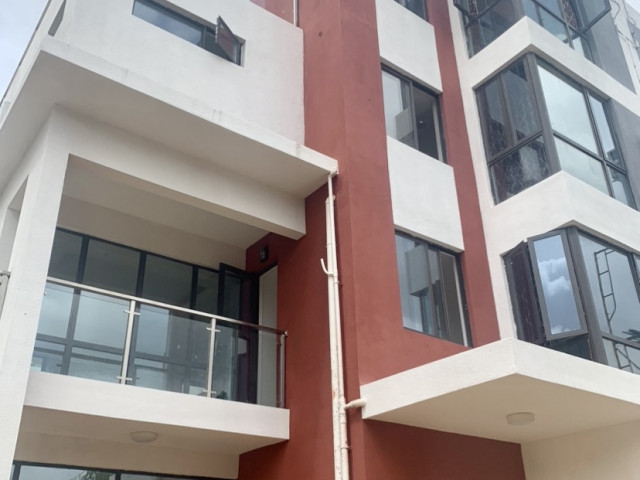 Bâtiment à Plaza Diamond, Maisons, Conakry